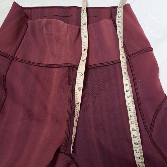 Lululemon In Movement Tight 25" *Everlux Linear Spray Dye White Garnet - Picture 9 of 10